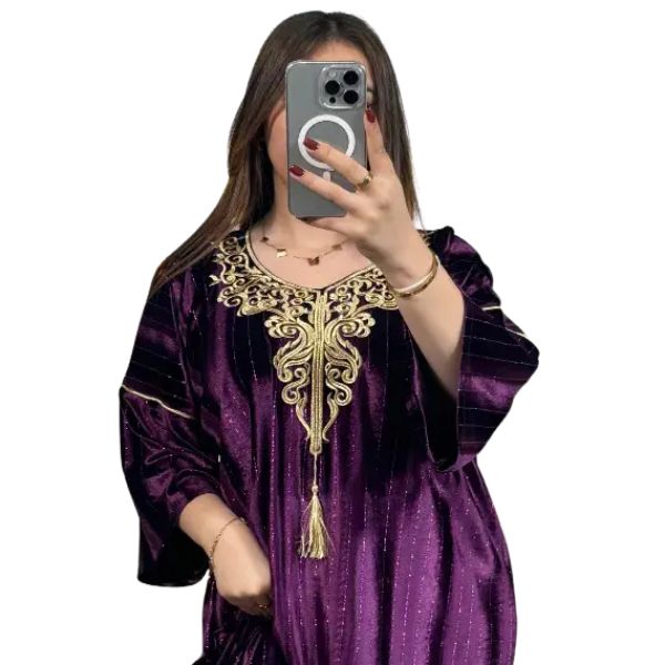 LAMIA - جبّة نسائية أنيقة بتصميم راقٍ ولون فخم، تجمع بين الأناقة والراحة.